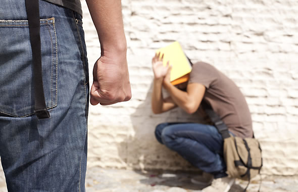 Degrado: dopo i furti si passa a bullismo e aggressioni