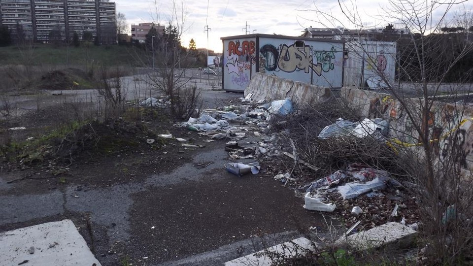 Spinaceto: a Largo Sergi tornano i rom con le roulotte